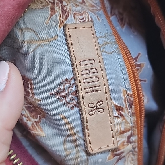 HOBO International Cardinal Red Distressed Leather Crossbody - Picture 7 of 17